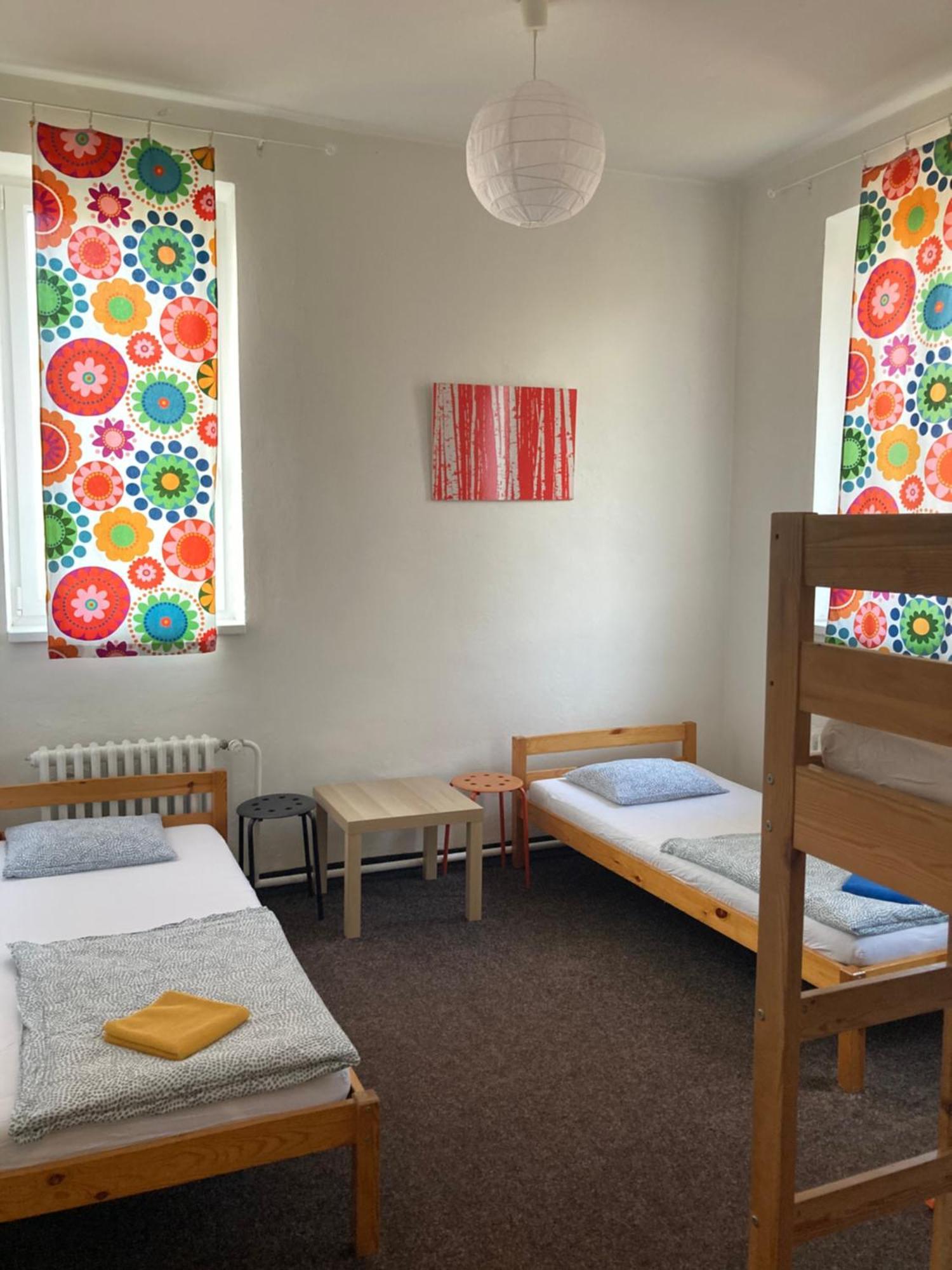 Hostel Praha Ladvi Ngoại thất bức ảnh