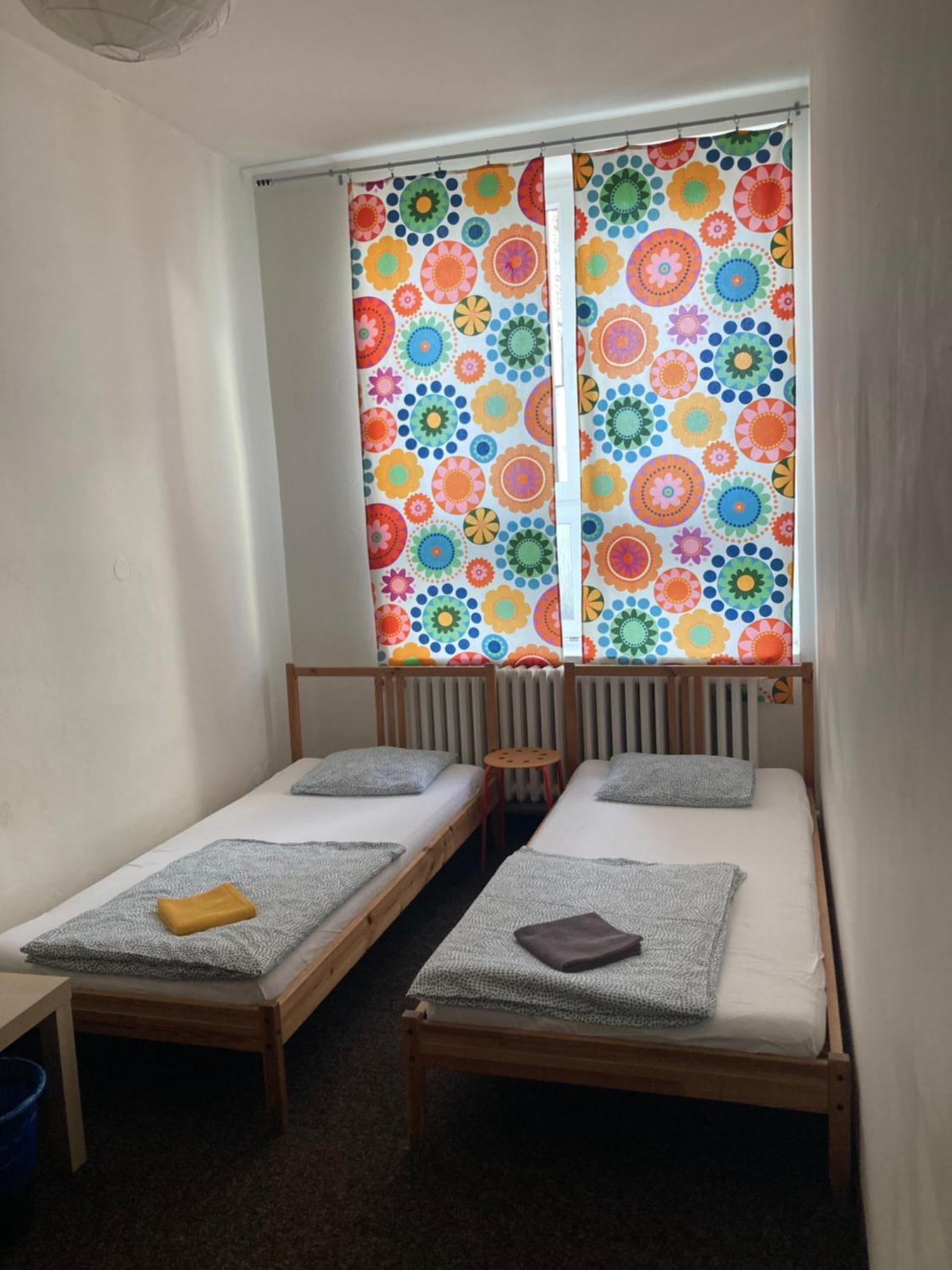 Hostel Praha Ladvi Ngoại thất bức ảnh
